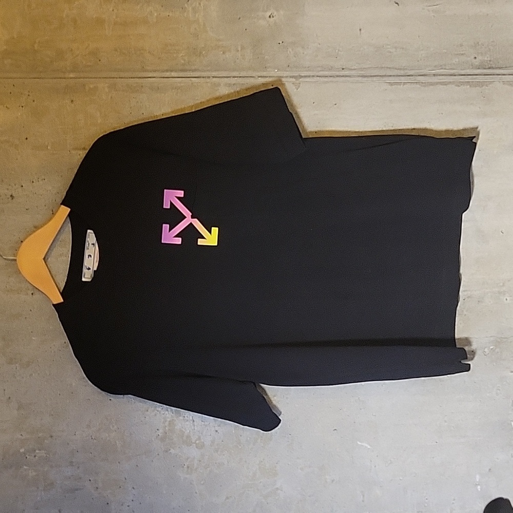 Off-White Tee - image 6